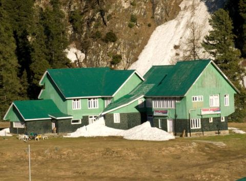 Kashmir Unveiled: A Paradise Getaway